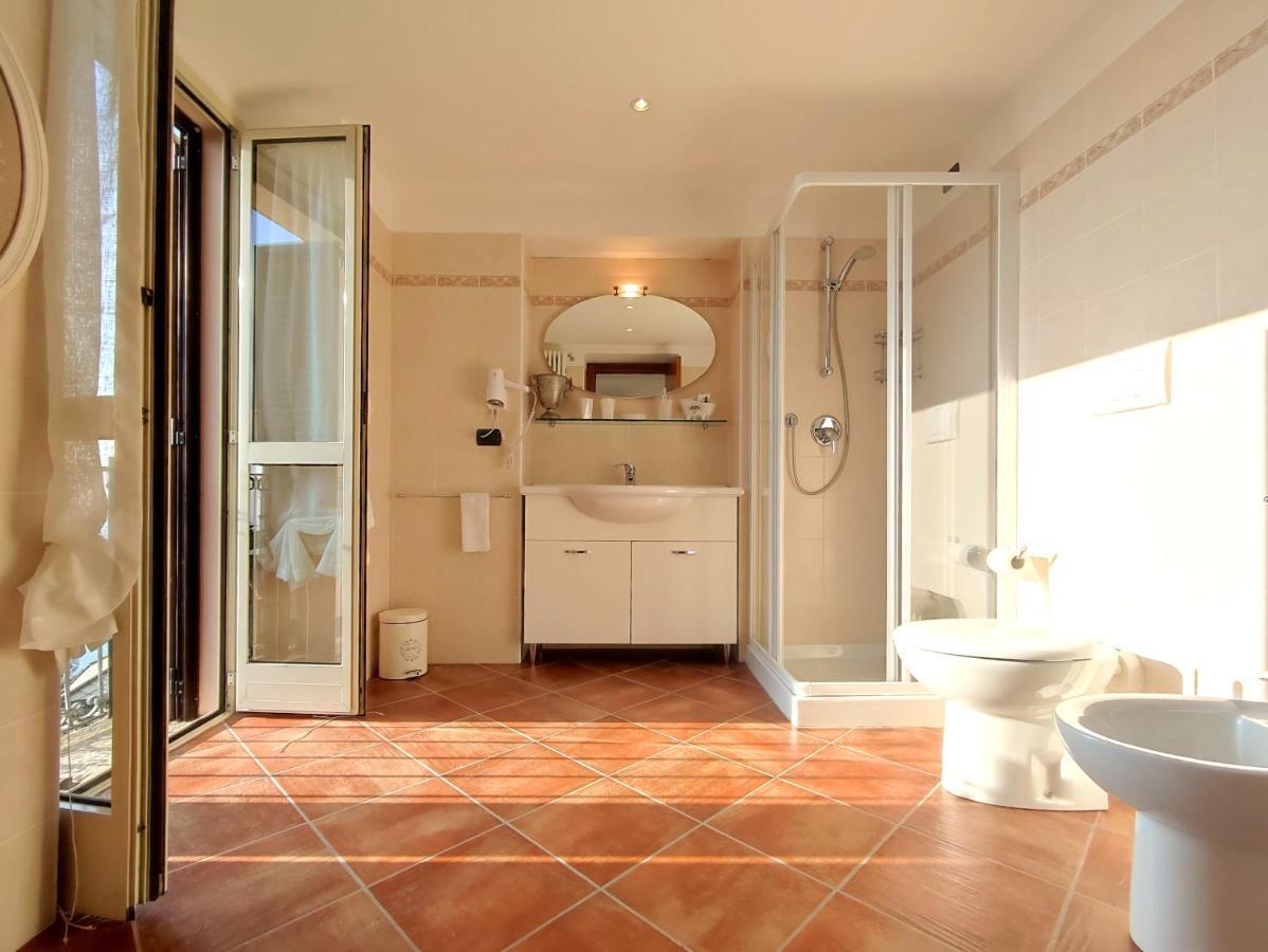 B&B Villa Regina 브루나테 외부 사진